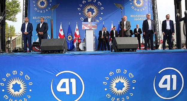 Георгий Квирикашвили в городе Гори представил кандидатов в мажоритарные депутаты в регионе Шида Картли.. Фото: https://www.facebook.com/KvirikashviliOfficial/?fref=ts