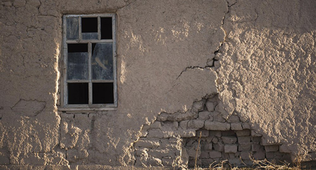 Последствия землетрясения в зербайджане. Фото: © Sputnik.kg/ Табылды Кадырбеков, http://ru.sputnik.az/incidents/20160801/406626273.html