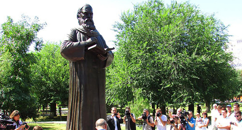 памятника персидскому поэту и ученому Омару Хайяму Фото Вячеслава Ященко для "Кавказского узла"