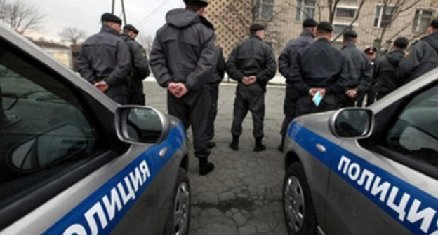 Сотрудники полиции. Фото http://www.riadagestan.ru/