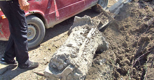 Разрушенная электропроводка в результате урагана. Фото Эдиты Бадасян для "Кавказского узла"