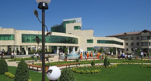Новый парк открылся в районе республиканского медицинского центра в Степанакерте. 
Нагорный Карабах. Фото Алвард Григорян для "Кавказского узла"