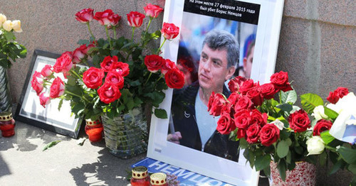 Портрет Немцова на месте убийства. Фото: Ivan Trefilov (RFE/RL)