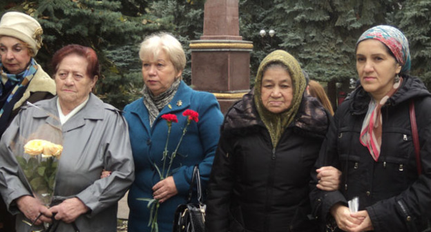Траурный митинг памяти жертв репрессий. Нальчик, 30 октября 2016 г. Фото Людмилы Маратовой для "Кавказского узла"