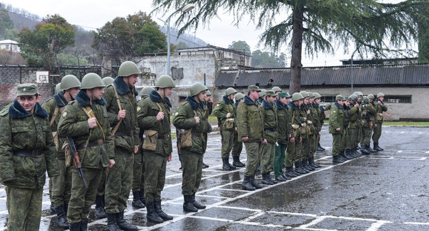 Учения в артилерийском полку армии Абхазии. Фото: © Sputnik. Томас Тхайцук

Read more: http://sputnik-abkhazia.ru/Abkhazia/20161102/1019783255/parlament-ratificiroval-dogovor-s-rossiej-o-medpomoshhi-voennym.html