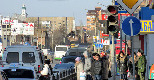 Остановка на улице Кубанская в Астрахани. Фото Вячеслава Ященко для "Кавказского узла"