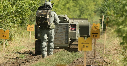 Разминирование территории. Фото: Sputnik/Саид Царнаев
