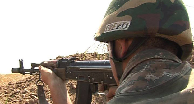 Солдат армии НКР Фото: © Из личного архива пресс-секретаря МО
http://ru.armeniasputnik.am/karabah/20161112/5456283/karabah-konflikt-napryajennost.html