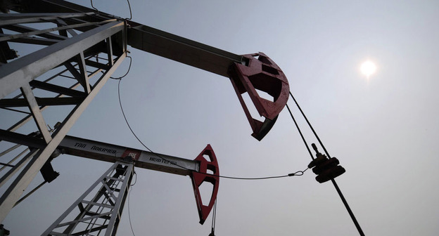 Нефтяная вышка. Фото © Sputnik / Ilya Pitalev
http://ru.sputnik.az/economy/20151211/403002833.html