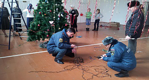Проверка помещения сотрудниками МЧС. Фото http://95.mchs.gov.ru/pressroom/news/item/980326/ Проверка помещения сотрудниками МЧС. Фото http://95.mchs.gov.ru/pressroom/news/item/980326/