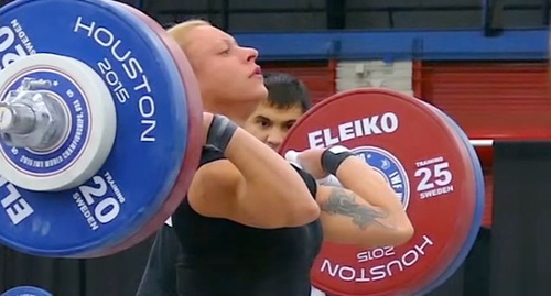 Боянка Костова. Скриншот видеозаписи тренировки спортсменки на канале All Things Gym, YouTube.com Боянка Костова. Скриншот видеозаписи тренировки спортсменки на канале All Things Gym, YouTube.com