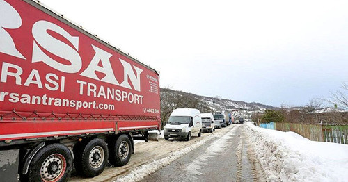 Движение на дороге. Фото http://sputnik-georgia.ru/ Движение на дороге. Фото http://sputnik-georgia.ru/