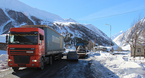 Военно-Грузинская дорога. Фото Ахмеда Альдебирова для "Кавказского узла" Военно-Грузинская дорога. Фото Ахмеда Альдебирова для "Кавказского узла"