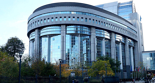 Здание Европарламента в Брюсселе. Фото Andrijko Z https://ru.wikipedia.org/wiki/Европейский_парламент#/media/File:Building_of_the_European_Parliament_in_Brussels.jpg