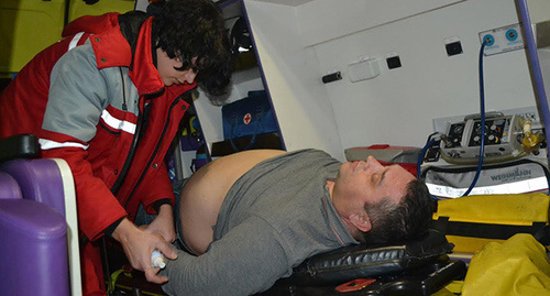 оказание скорой помощи адвкату Михаилу Охрименко. Фото Светлданыв Кравченко для "Кавказского узла"