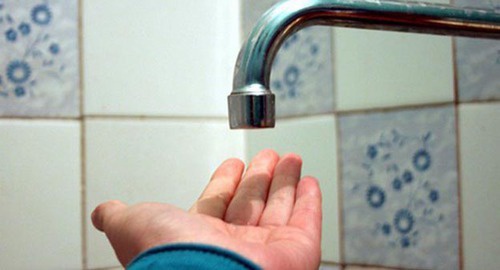 Водопровожный кран. Фото http://bloknot-stavropol.ru/news/vodu-na-dve-nedeli-otklyuchili-iz-za-rasprostranen-818329?sphrase_id=218095 Водопровожный кран. Фото http://bloknot-stavropol.ru/news/vodu-na-dve-nedeli-otklyuchili-iz-za-rasprostranen-818329?sphrase_id=218095