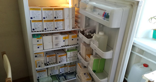 Холодильник, где хранятся анализы одной из лабораторной службы Владикавказа. Фото Эммы Марзоевой для "Кавказского узла"