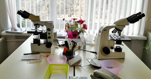Микроскопы в одной из лабораторных служб Владикавказа. Фото Эммы Марзоевой для "Кавказского узла"
