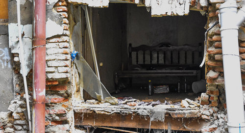 Старинный дом в центре грузинской столицы, где обрушилась стена. Фото © Sputnik / Denis Aslanov
 https://sputnik-georgia.ru/incidents/20170319/235251783/V-centre-Tbilisi-obrushilas-stena-doma.html