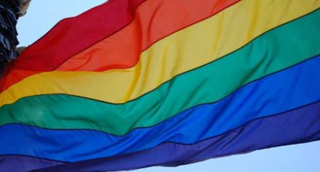 Флаг гей-сообщества. Фото http://www.riakchr.ru/vlasti-nalchika-zapretili-lgbt-aktivistam-provodit-v-gorode-gej-parad/