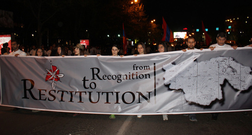 Факельное шествие в память о жертвах геноцида армян  в Ереване. Фото Тиграна Петросяна для "Кавказского узла"