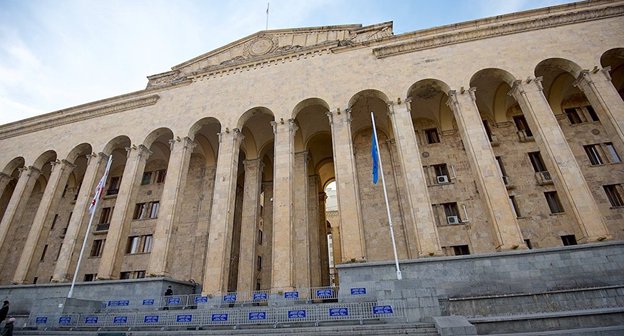 Парламент Грузии. Фото © Sputnik/ Александр Имедашвили
https://sputnik-georgia.ru/society/20170409/235527880/V-Gruzii-vspominajut-zhertv-9-aprelja.html
