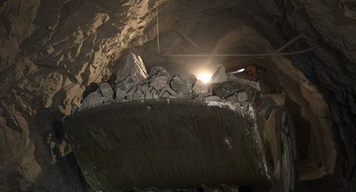 В шахте. Фото © Sputnik/ Павел Лисицын
https://sputnik-georgia.ru/incidents/20170510/235922495/Tragedija-na-shahte-pervye-lica-Gruzii-sdelali-pervye-kommentarii.html В шахте. Фото © Sputnik/ Павел Лисицын
https://sputnik-georgia.ru/incidents/20170510/235922495/Tragedija-na-shahte-pervye-lica-Gruzii-sdelali-pervye-kommentarii.html
