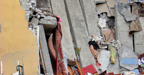 Завал мусора на месте взрыва дома. Волгоград, 17 мая 2017 г. Фото Вячеслава Ященко для "Кавказского узла"