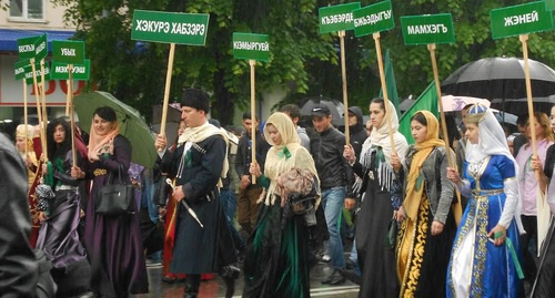 Участники шествия в День памяти адыгов. 21 мая 2017 года, Нальчик. Фото Луизы Оразаевой для "Кавказского узла".