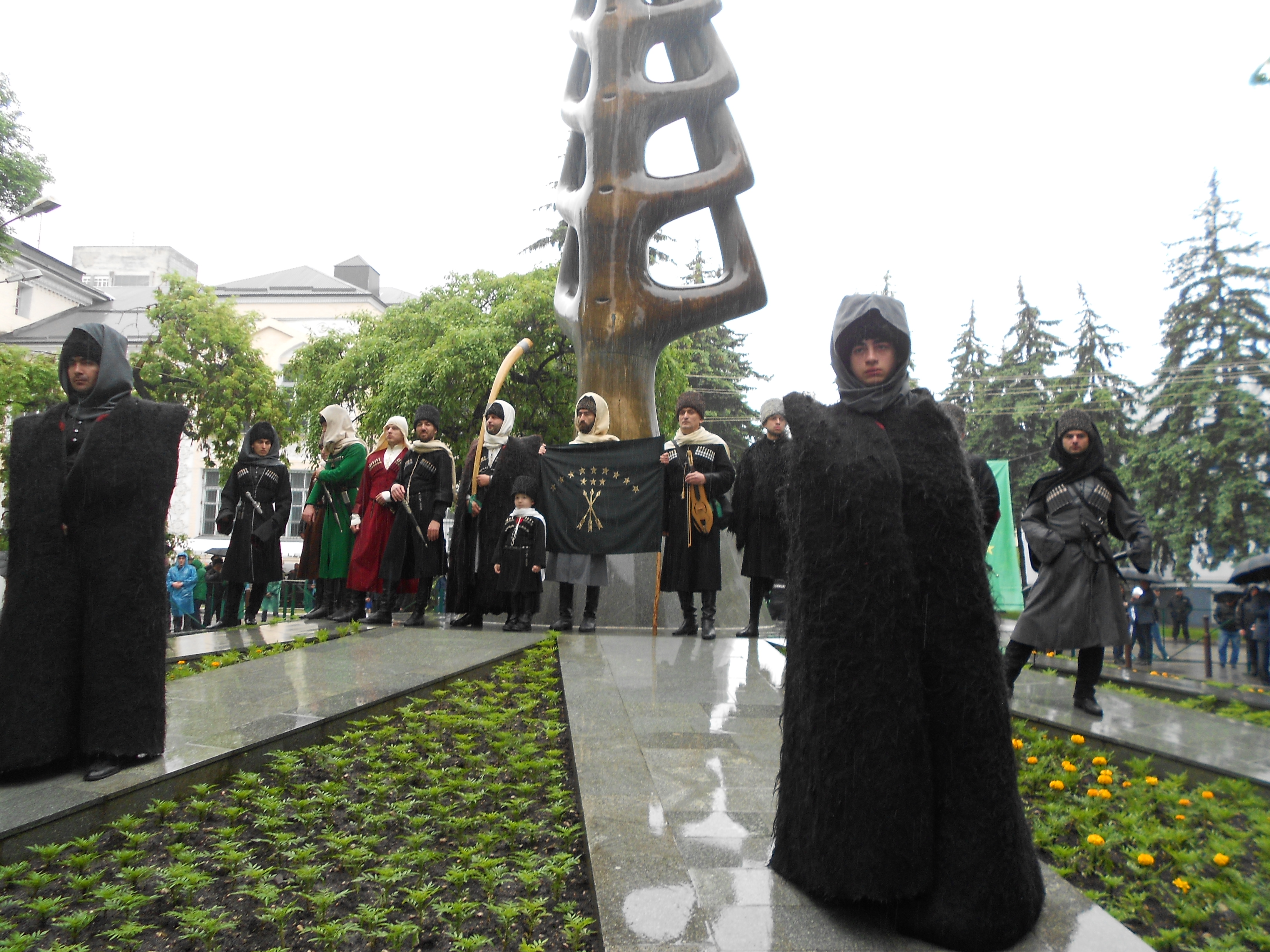Участники шествия в День памяти адыгов. 21 мая 2017 года, Нальчик. Фото Луизы Оразаевой для "Кавказского узла".