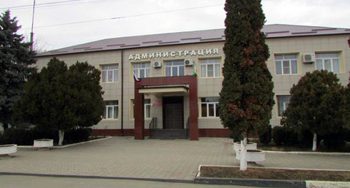 Администрация города Сунжа. Фото http://vestikavkaza.ru/news/V-samom-molodom-gorode-Ingushetii-vybrali-gradonachalnika.html Администрация города Сунжа. Фото http://vestikavkaza.ru/news/V-samom-molodom-gorode-Ingushetii-vybrali-gradonachalnika.html