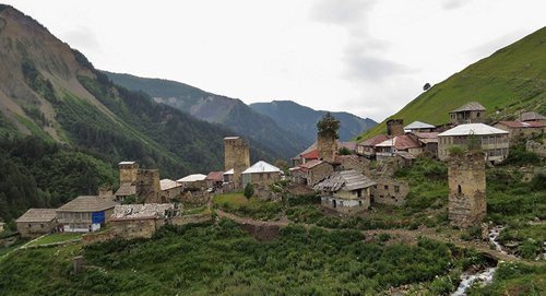 Деревня в Сванети. Фото https://sputnik-georgia.ru/georgia/20170615/236318409/Kamnepad-perekryl-dorogi-v-vysokogore-Gruzii.html Деревня в Сванети. Фото https://sputnik-georgia.ru/georgia/20170615/236318409/Kamnepad-perekryl-dorogi-v-vysokogore-Gruzii.html