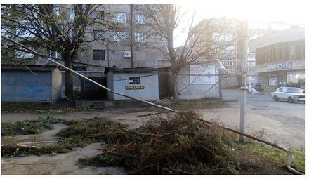 Ураган повредил здания в Ереване Фото © Sputnik/ Эдуард Алавердян
https://ru.armeniasputnik.am/incidents/20170620/7697887/yerevan-yragan-povrejdeniya.html