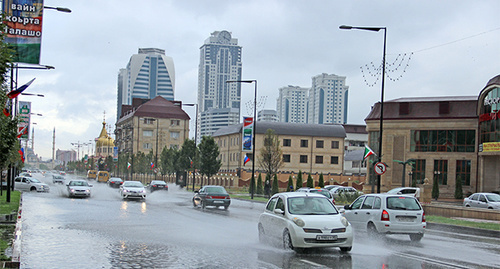 Ливень в Грозном. Фото Магомеда Магомедова для "Кавказского узла" Ливень в Грозном. Фото Магомеда Магомедова для "Кавказского узла"