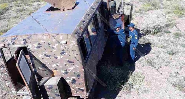Автобус Минобороны Армении, попавший в ДТП. Фото: http://shamshyan.com/hy/article/2017/06/24/1070793/