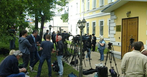 Перед началом заседания по делу об убийстве Немцова. Москва, 27 июня 2017 г. Фото Рустама Джалилова для "Кавказского узла"