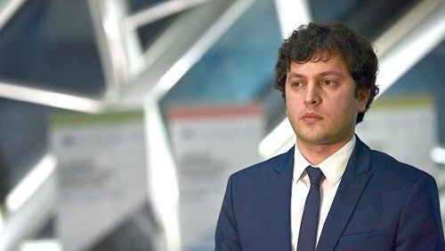 Председатель парламента Грузии Ираклий Кобахидзе. Фото  © Sputnik / Alexander Imedashvili


Читать далее: https://sputnik-georgia.ru/georgia/20170619/236352040/Vlasti-Gruzii-uchtut-zamechanija-Venecianskoj-komissii-po-Konstitucii.html