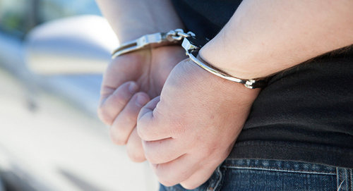 Наручники. Фото CC BY-SA 2.0 / FLICKR / houstondwiPhotos mp / Handcuffs and a Car Наручники. Фото CC BY-SA 2.0 / FLICKR / houstondwiPhotos mp / Handcuffs and a Car