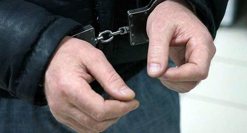 Наручники. Фото http://bloknot-rostov.ru/news/nachalnik-ustroivshego-strelbu-pod-rostovom-polits-862754