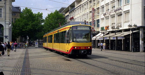 Карлсруэ. Германия. Фото: Dr Neil Clifton https://ru.wikipedia.org Карлсруэ. Германия. Фото: Dr Neil Clifton https://ru.wikipedia.org