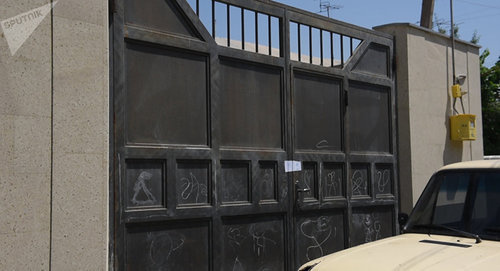 Частный дом в Давидишане. Фото © Sputnik/ Karen Yepremyan
 https://ru.armeniasputnik.am/incidents/20170804/8171541/eshche-chetyre-snaryada-obnaruzheny-v-dome-gde-ranee-proizoshel-vzryv.html