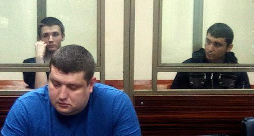 Артур Панов и Максим Смышляев (справа) на скамье подсудимых. Фото Константина Волгина для "Кавказского узла" Артур Панов и Максим Смышляев (справа) на скамье подсудимых. Фото Константина Волгина для "Кавказского узла"