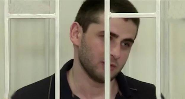 Азиз Джамалутдинов в зале суда. Кадр из видео пользователя Dagestan Live https://www.youtube.com/watch?v=3c_wCoxWzNU