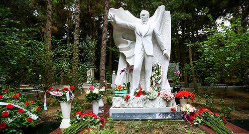 Памятник Муслиму Магамаеву. 17.09.17 Фото Азиза Каримова для "Кавказского узла" Памятник Муслиму Магамаеву. 17.09.17 Фото Азиза Каримова для "Кавказского узла"