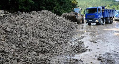 Инженерные работы в русле реки Баксан. Фото Yuga.ru
