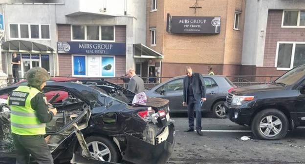 На месте взрыва машины, в которой находился Тимур Махаури. Киев, 8 сентября 2017 г. Фото: RFE/RL
