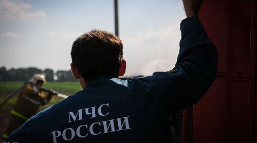 Ликвидация возгорания. Фото Елены Синеок, Юга.ру