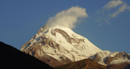 Казбек. Фото: Константинъ Буркут https://ru.wikipedia.org Казбек. Фото: Константинъ Буркут https://ru.wikipedia.org