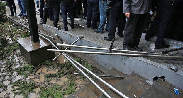 После беспорядков возле мэрии Тбилиси. 2 октября 2017 г. Фото https://sputnik-georgia.ru