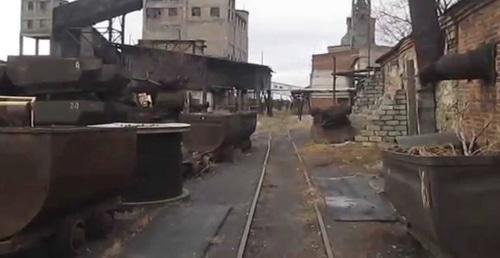 Угольная компания "Алмазная", входящая в группу компаний "Кингкоул". Кадр из видео пользователя Алексей Lesnik-USSR https://www.youtube.com/watch?v=tBY08juBjAQ
Угольная компания "Алмазная", входящая в группу компаний "Кингкоул". Кадр из видео пользователя Алексей Lesnik-USSR https://www.youtube.com/watch?v=tBY08juBjAQ
